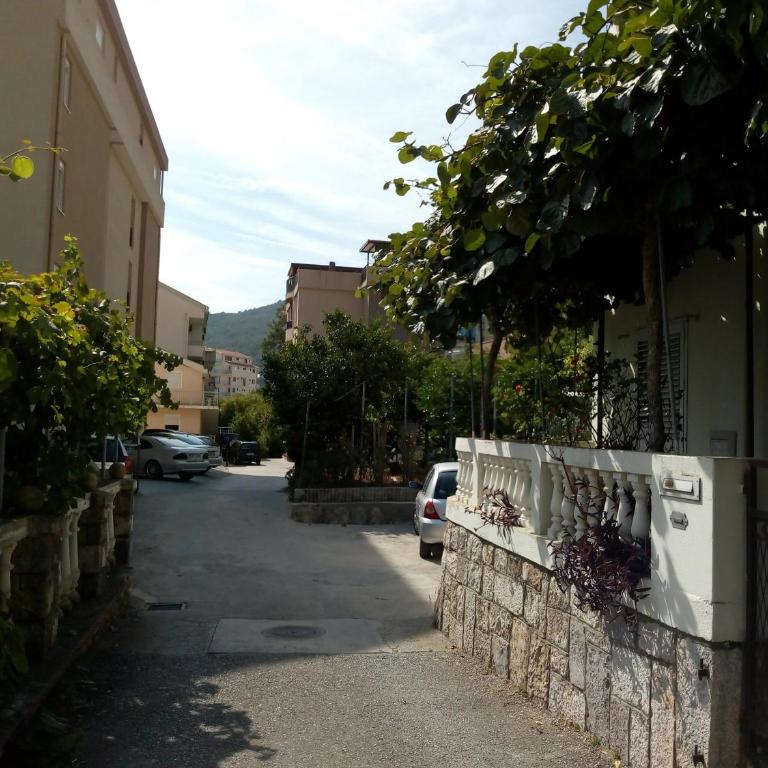 Apartman Lora - Apartment - 6