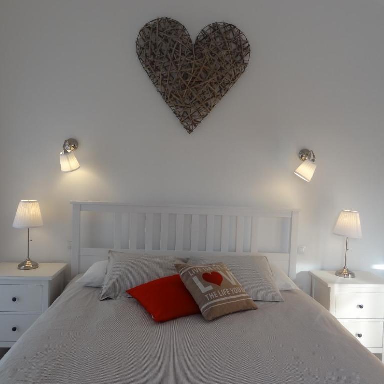 Sol y Luna - Heated pool - BBQ - car not essential - Three-Bedroom Villa - 18