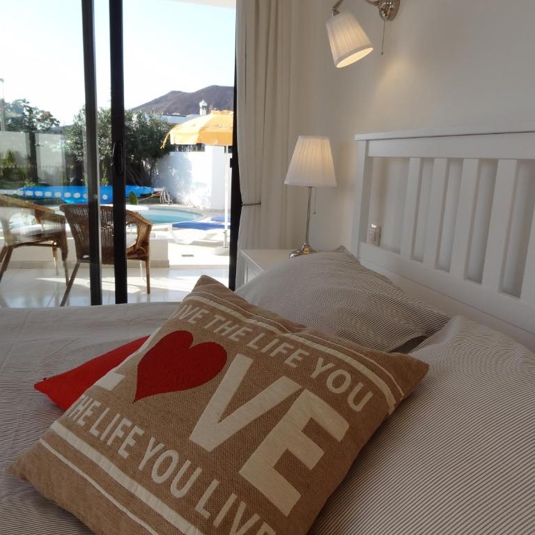 Sol y Luna - Heated pool - BBQ - car not essential - Three-Bedroom Villa - 19