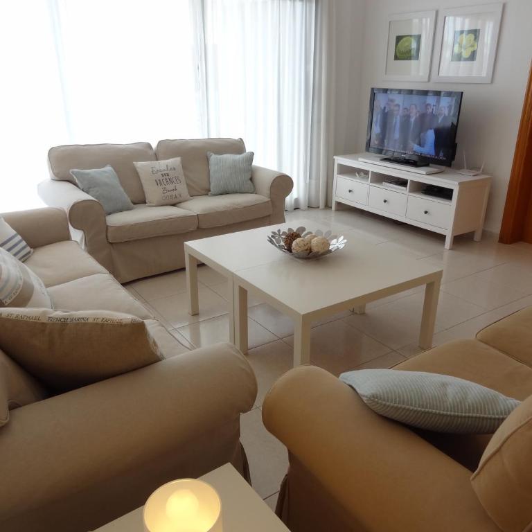 Sol y Luna - Heated pool - BBQ - car not essential - Three-Bedroom Villa - 17
