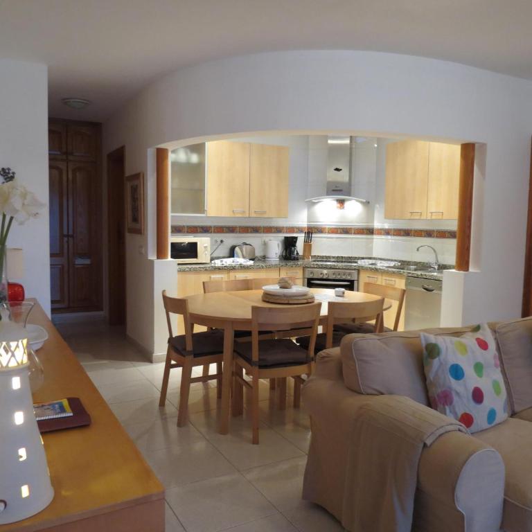 Sol y Luna - Heated pool - BBQ - car not essential - Three-Bedroom Villa - 12