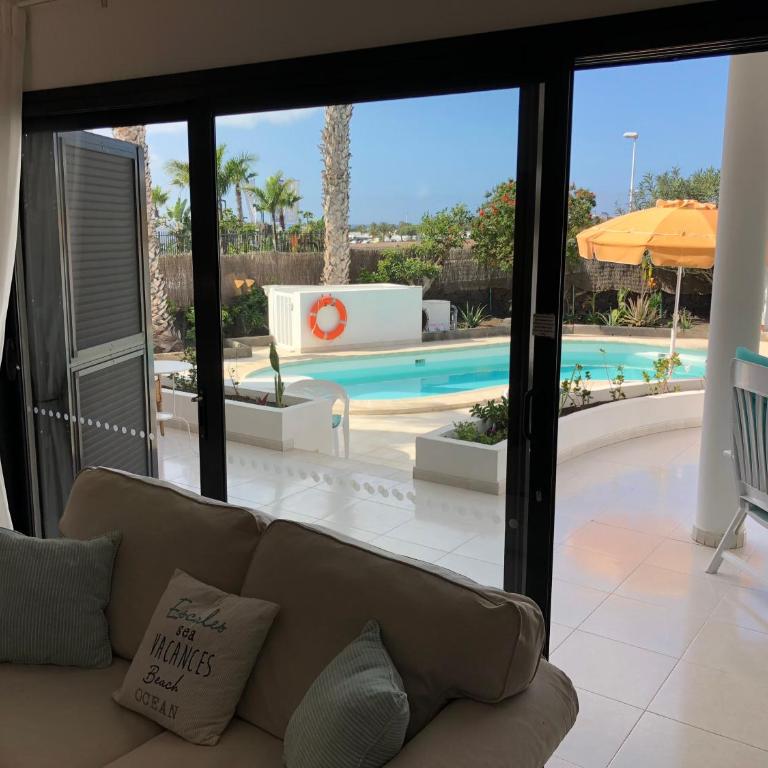 Sol y Luna - Heated pool - BBQ - car not essential - Three-Bedroom Villa - 9