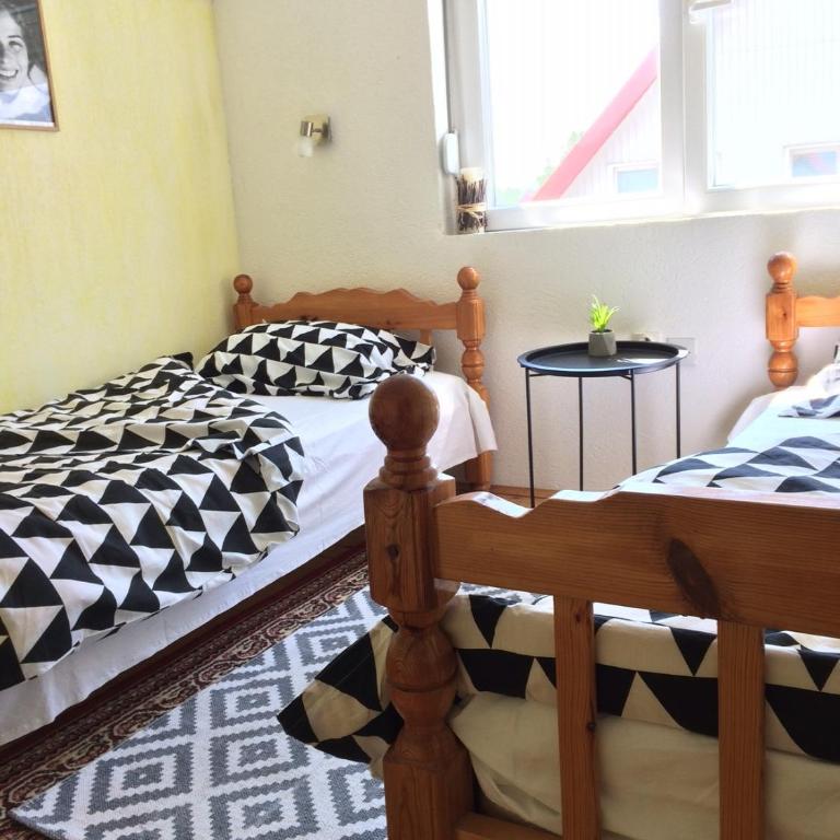 Apartmani Božana Vojinović - Twin Room with Shared Bathroom - 11