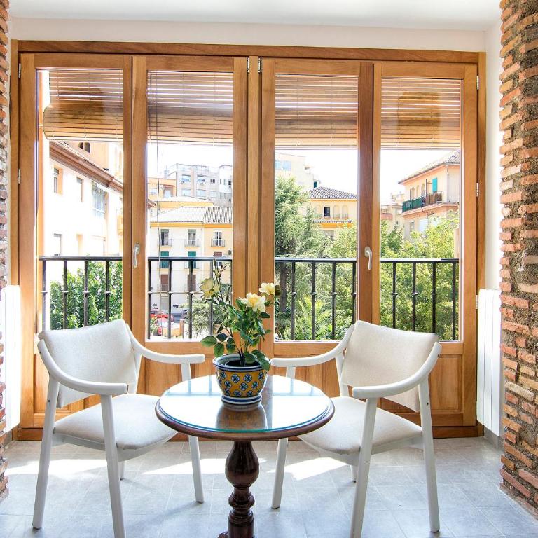 Bright & Elegant City Centre 3 bedroom Apartment - Apartment - 7