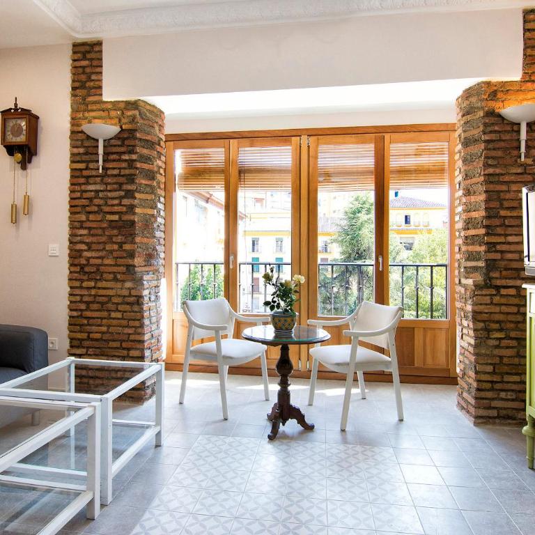 Bright & Elegant City Centre 3 bedroom Apartment - Apartment - 4