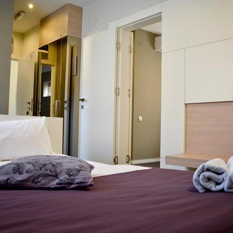 Garni Hotel Krevet&Dorucak - Dvokrevetna Soba sa Bračnim Krevetom - 13