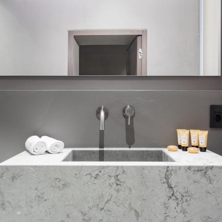 Elysium Suites collection - Suite Tripla Superior con Vista su Piazza di Spagna - 14