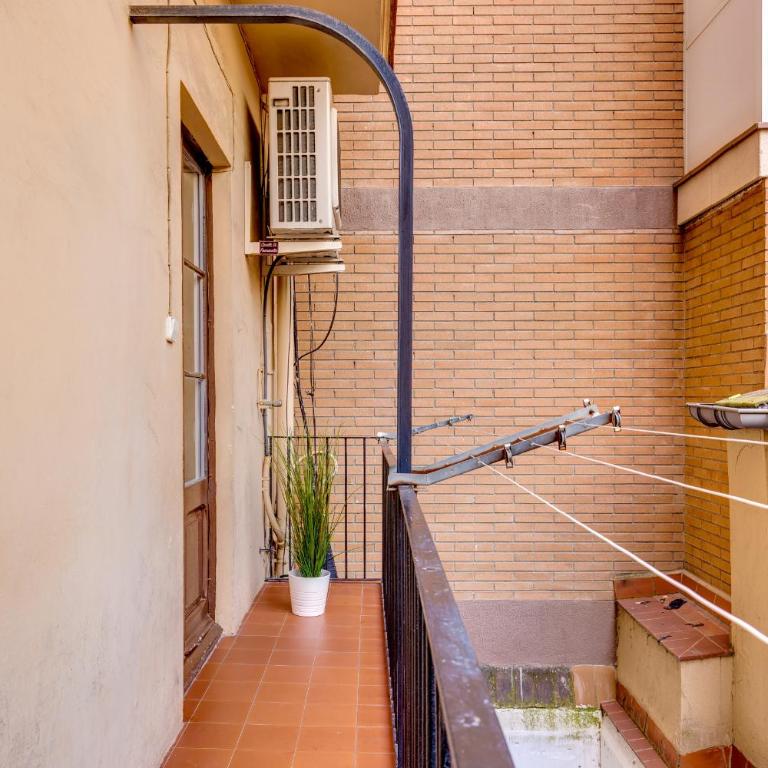 Renovated & Classic 3-Bedroom Sagrada Familia Apartment - Apartment - 21