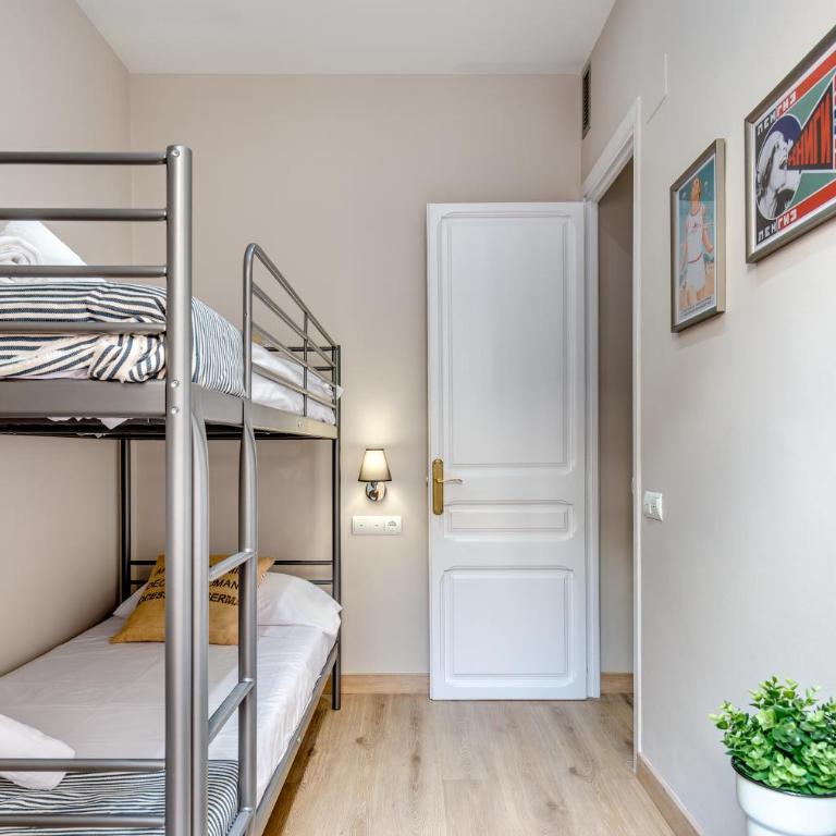 Renovated & Classic 3-Bedroom Sagrada Familia Apartment - Apartment - 15