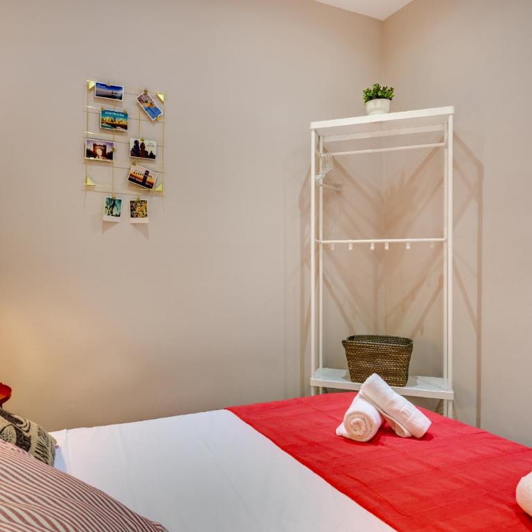 Renovated & Classic 3-Bedroom Sagrada Familia Apartment - Apartment - 11