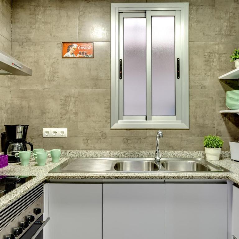 Renovated & Classic 3-Bedroom Sagrada Familia Apartment - Apartment - 18
