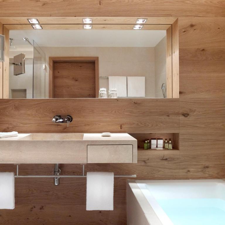 Schwarzer Adler Kitzbühel - Adults Only - Deluxe Doppelzimmer - 2