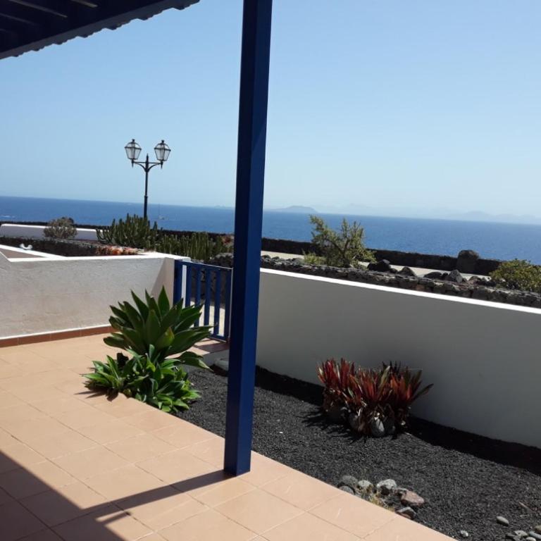 Las Moreras Playa Blanca - Three-Bedroom Townhouse - 3