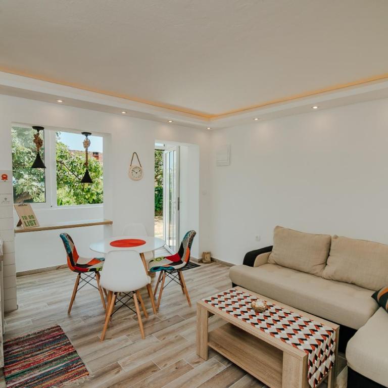 Green Garden Apartments - Studio Apartment - 3