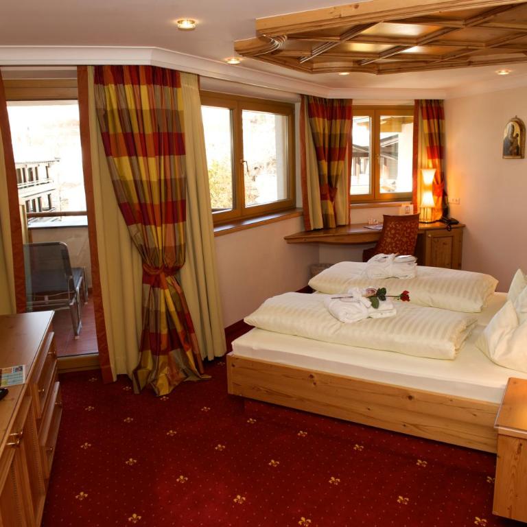 JUFA Alpenhotel Saalbach - Suite mit 2 Schlafzimmern - 5