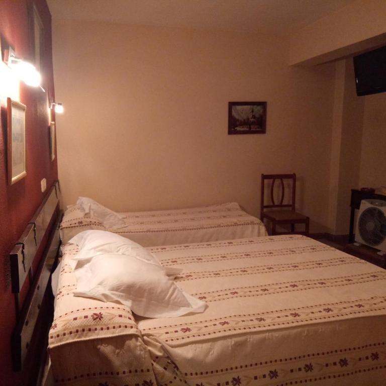 Hostal Residencia Castilla - Habitación Triple - 3