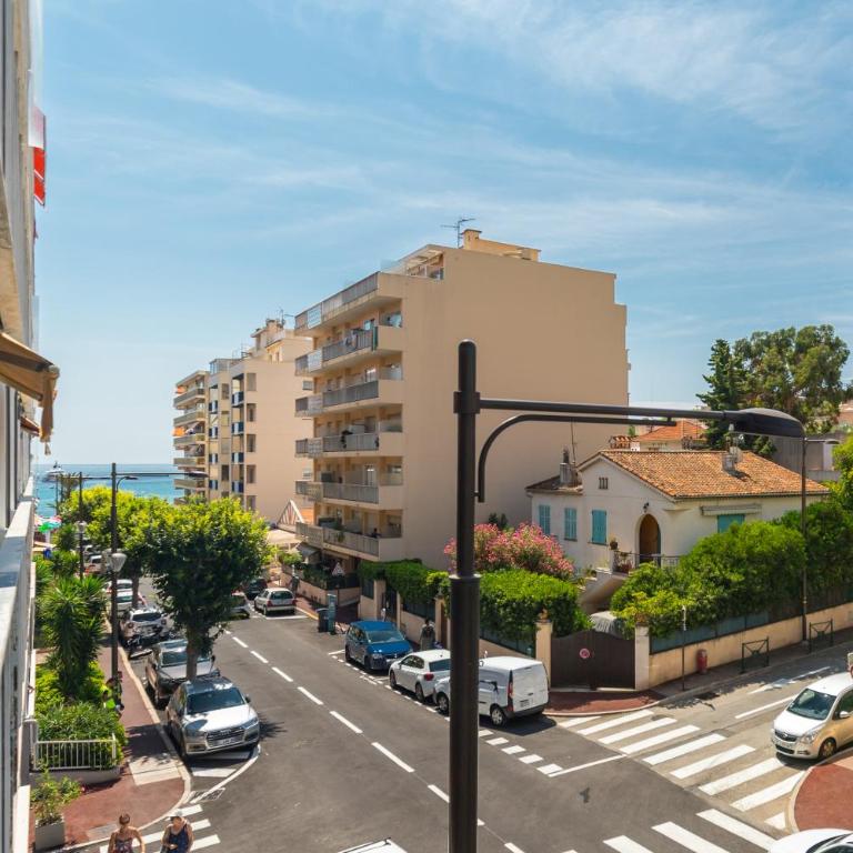 Beautiful studio near sea (free parking) - Appartement - 3