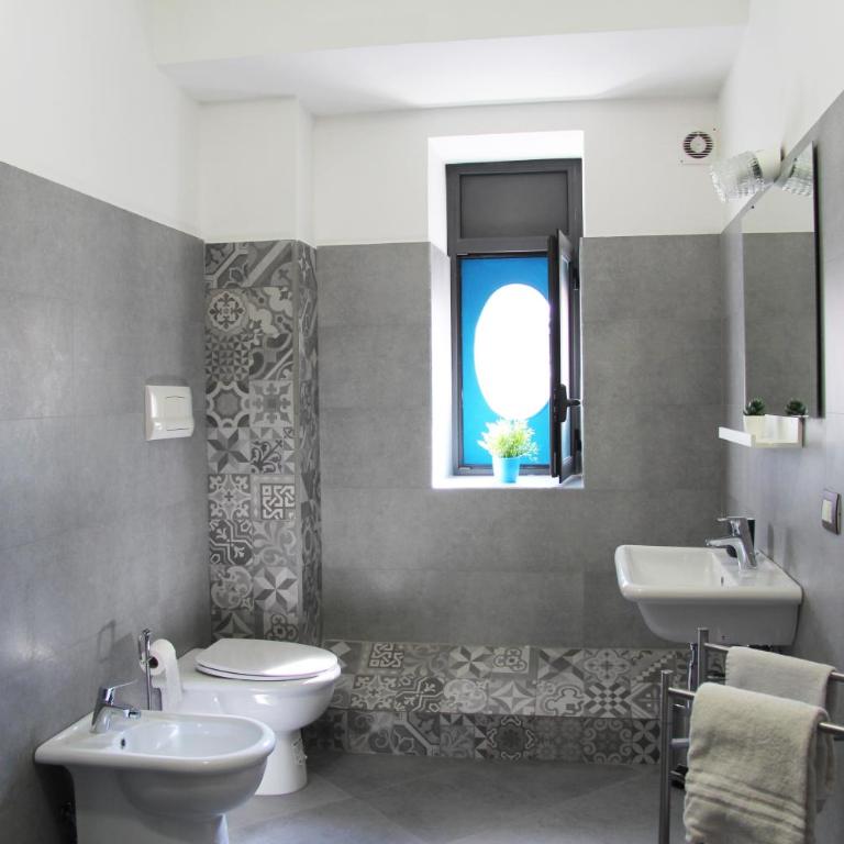 Urban Pop 2 BnB - Double Room with Private Bathroom - 7