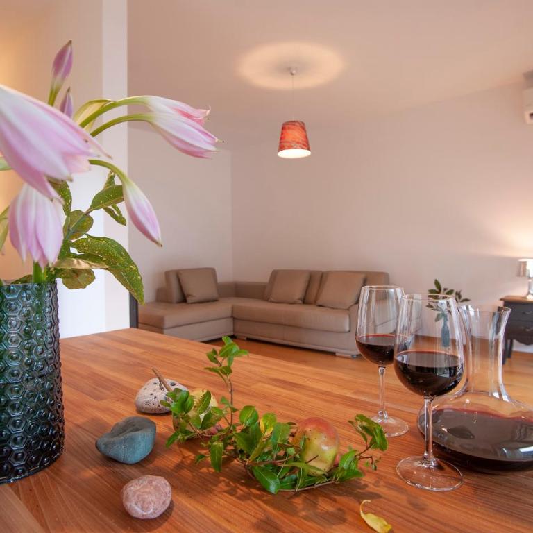 Aria Apartments - Two-Bedroom Apartment with Sea View - 10