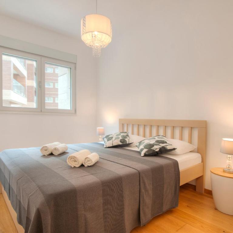 Aria Apartments - Two-Bedroom Apartment with Sea View - 9