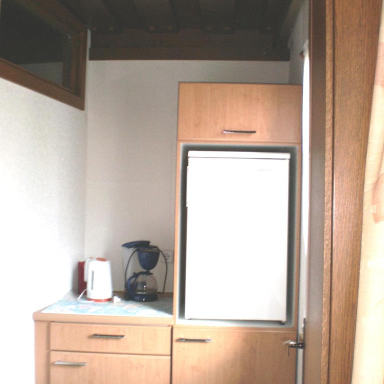 Pension Leyrer - Standard Doppelzimmer mit Balkon - 4