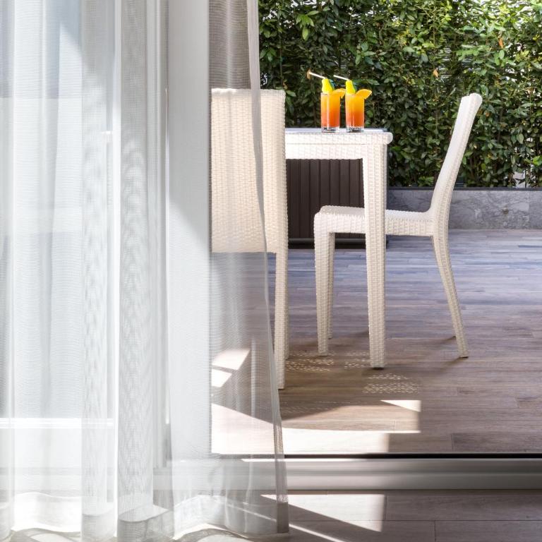 LHP Hotel Santa Margherita Palace & SPA - Suite Luxury con Vasca Idromassaggio Jacuzzi® e Accesso Spa - Edificio Separato - 2