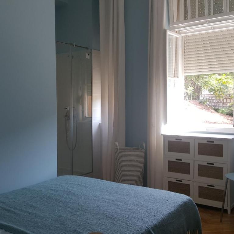 Room next to Porto Montenegro - Dvokrevetna Soba sa Bračnim Krevetom i Pogledom na Planinu - 14