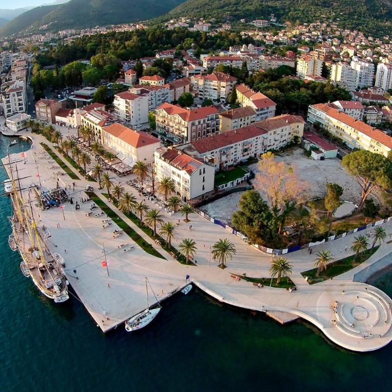 Room next to Porto Montenegro - Economy Dvokrevetna Soba sa Bračnim Krevetom/Zasebnim Krevetima - 19
