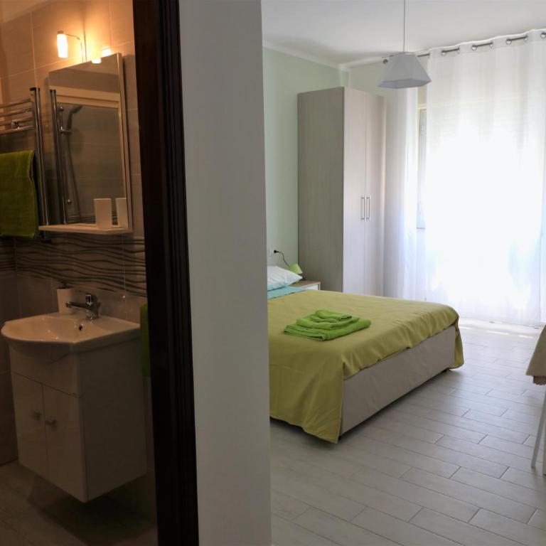 B&B d'Orleans - Triple Room with Private Bathroom - 16
