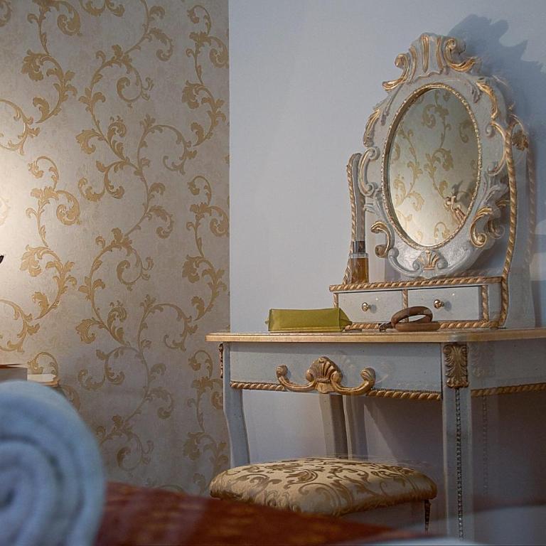 Palermo Gallery - Deluxe Queen Suite - 7