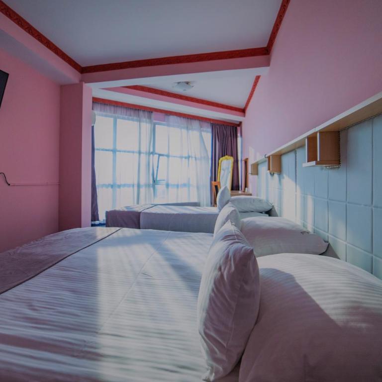 Hotel & Restaurant Great Wall - Airport - Komfor Trokrevetna Soba - 1