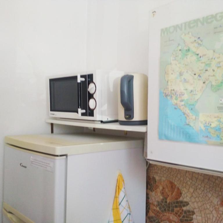 Guest House Tomanovic - Double Room with Shared Bathroom - 1