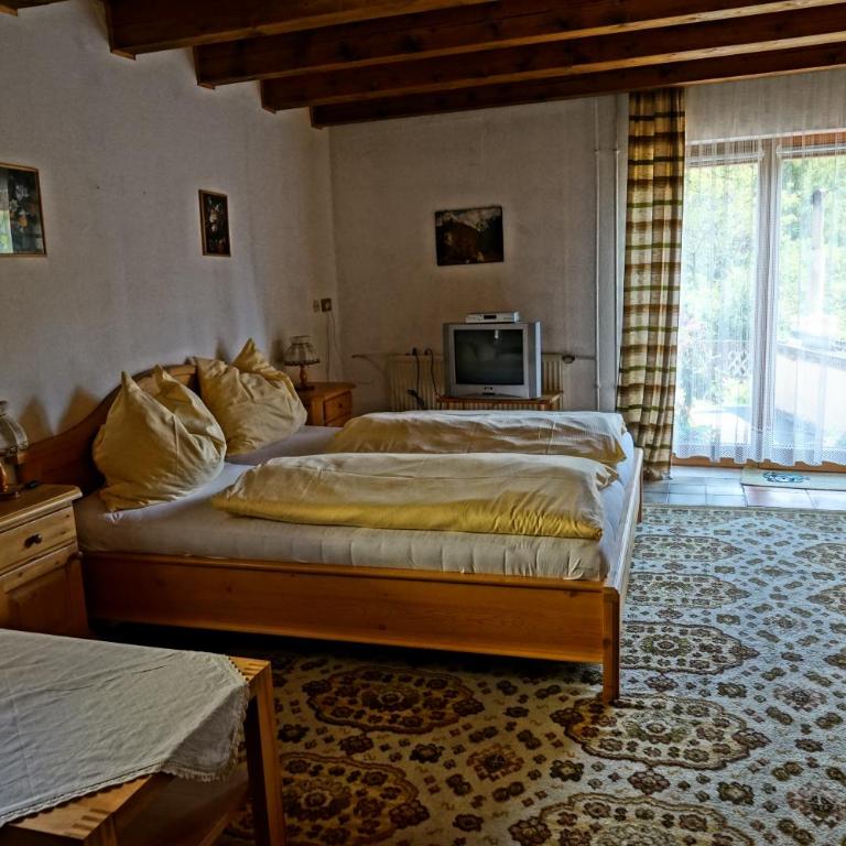 Pension Eckschlager - Doppelzimmer mit Gartenblick - 2