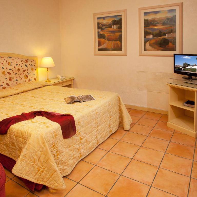 Hotel Piccolo Borgo - Camera Matrimoniale/Doppia con Letti Singoli con Patio Privato - 3
