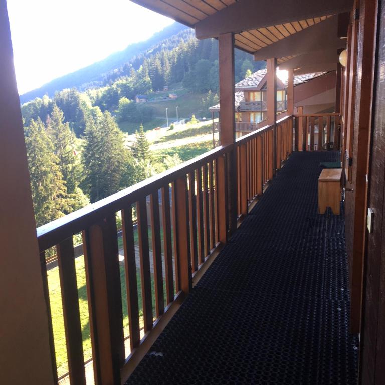 Duplex Apartment Right At The Ski Lift Tracks - Apartment with Mountain View - 17