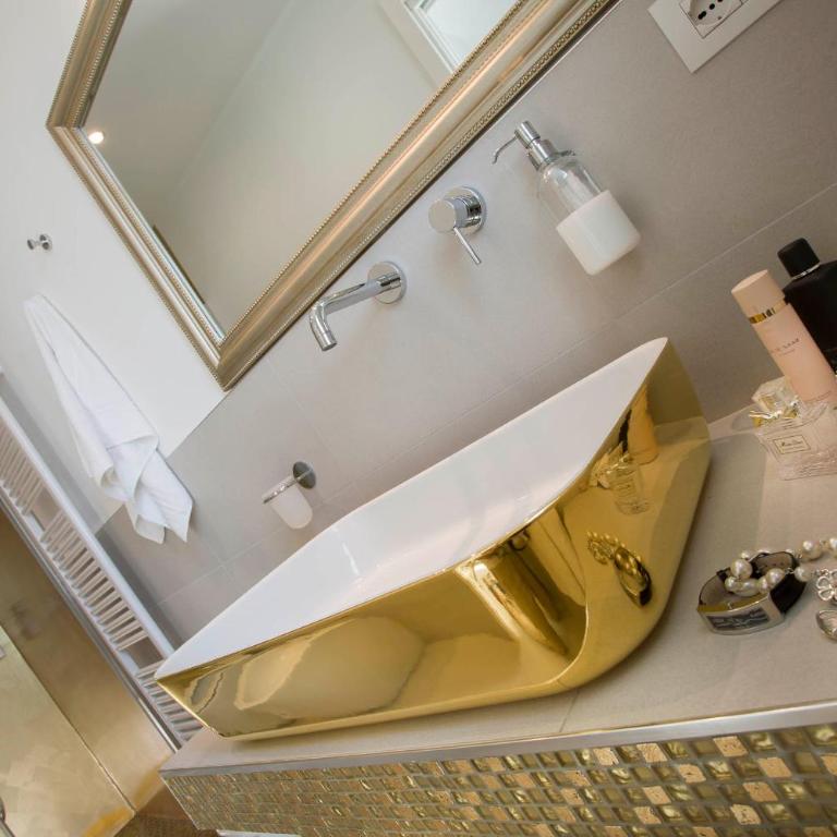 White Suite & Apartments - Appartamento Attico - 37