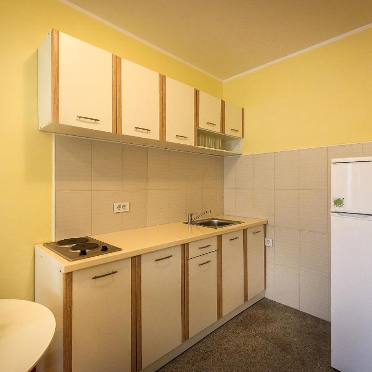 Santorini Apart - Quadruple Room with Balcony - 3