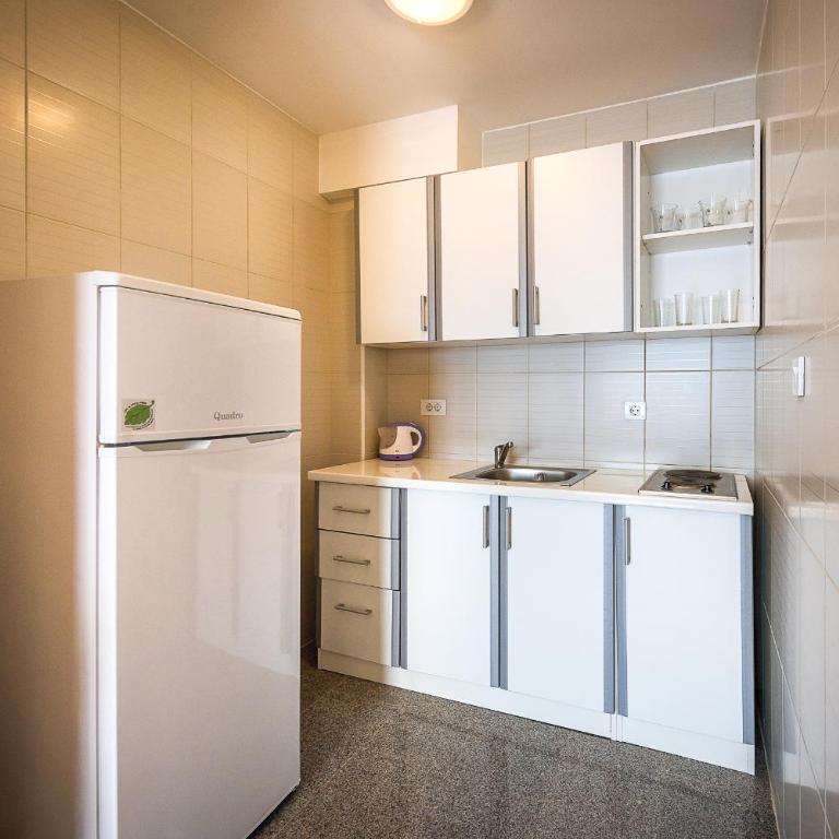 Santorini Apart - Quadruple Room - 5