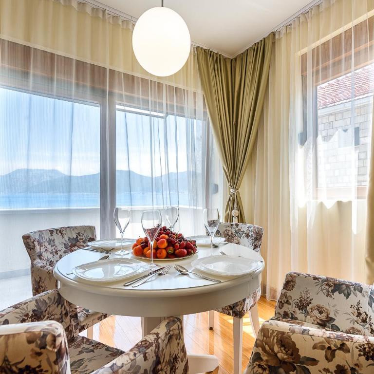 Santorini Apart - Family Suite - 9