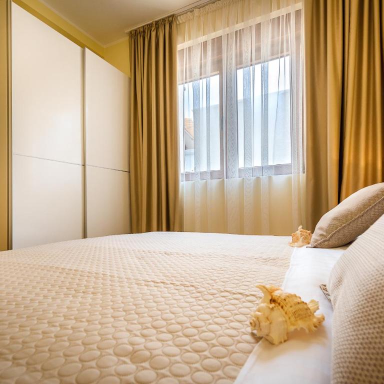 Santorini Apart - Quadruple Room with Sea View - 3