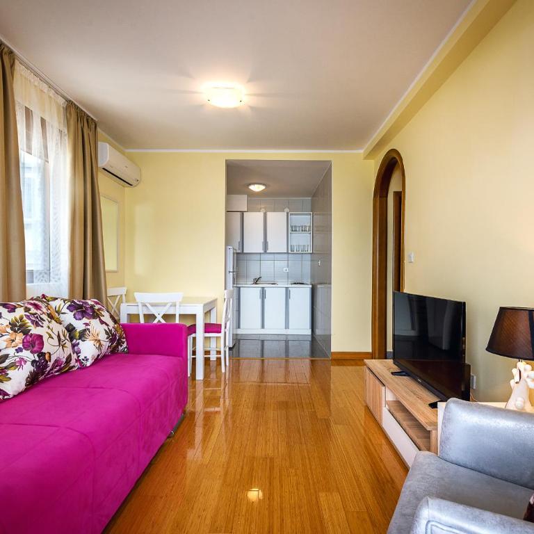Santorini Apart - Quadruple Room - 11