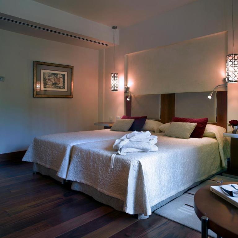 Parador de Granada - Double Room (3 Adults) - 3