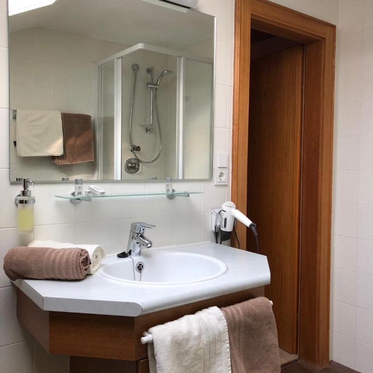 Haus Kneissl - Comfort Apartment mit 1 Schlafzimmer und Bergblick - 4