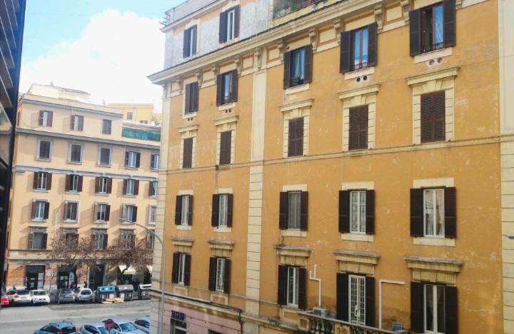 EMI House Re di Roma, Appartamento con 3 camere da letto, 80 mq - Casa con 2 Camere da Letto - 57