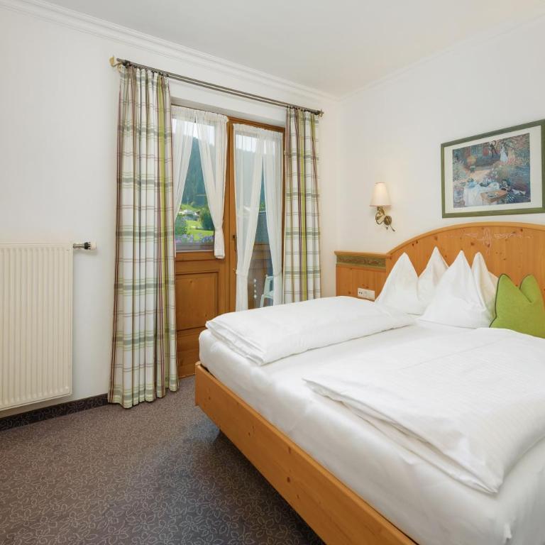 Salzburgerhof Flachau - Doppelzimmer mit Balkon - 4