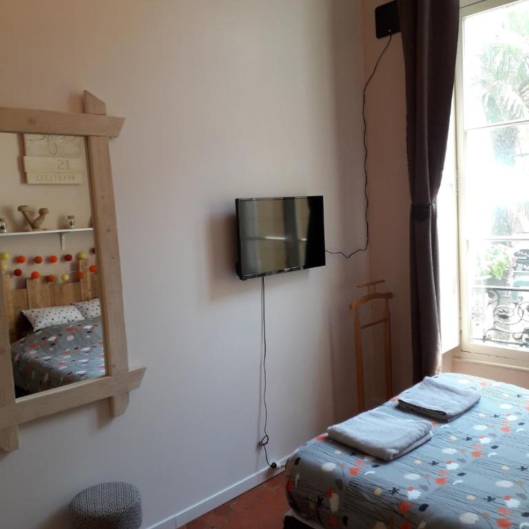 La Maïoun Guesthouse - Chambre Privée avec Salle de Bains Privative Séparée et Toilettes Communes - 8