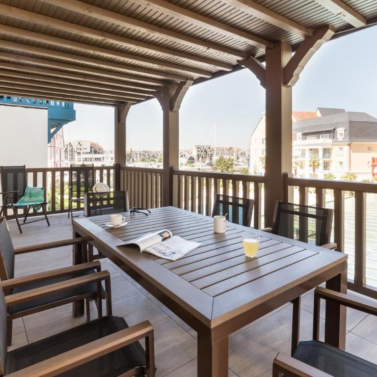 Résidence Pierre & Vacances Premium Presqu'Ile de la Touques - Appartement 3 Chambres avec Terrasse ou Balcon (8 Personnes) - Bâtiments de la Capitainerie - 8