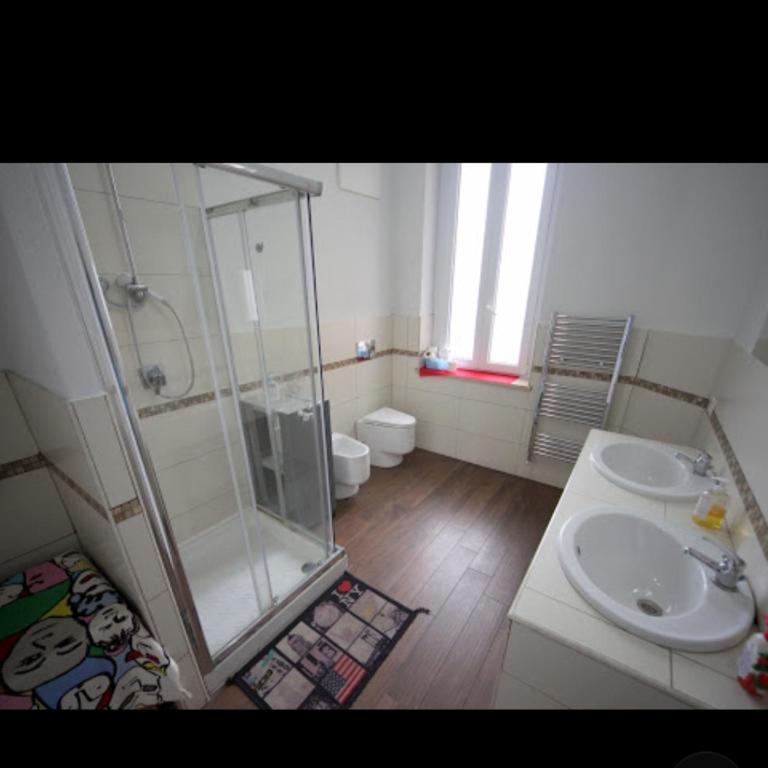 Family Hostel Milano - Camera Tripla con Bagno in Comune - 6