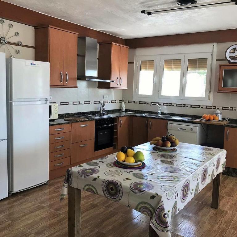 Paradise Ebro 2 - Seven-Bedroom House - 27