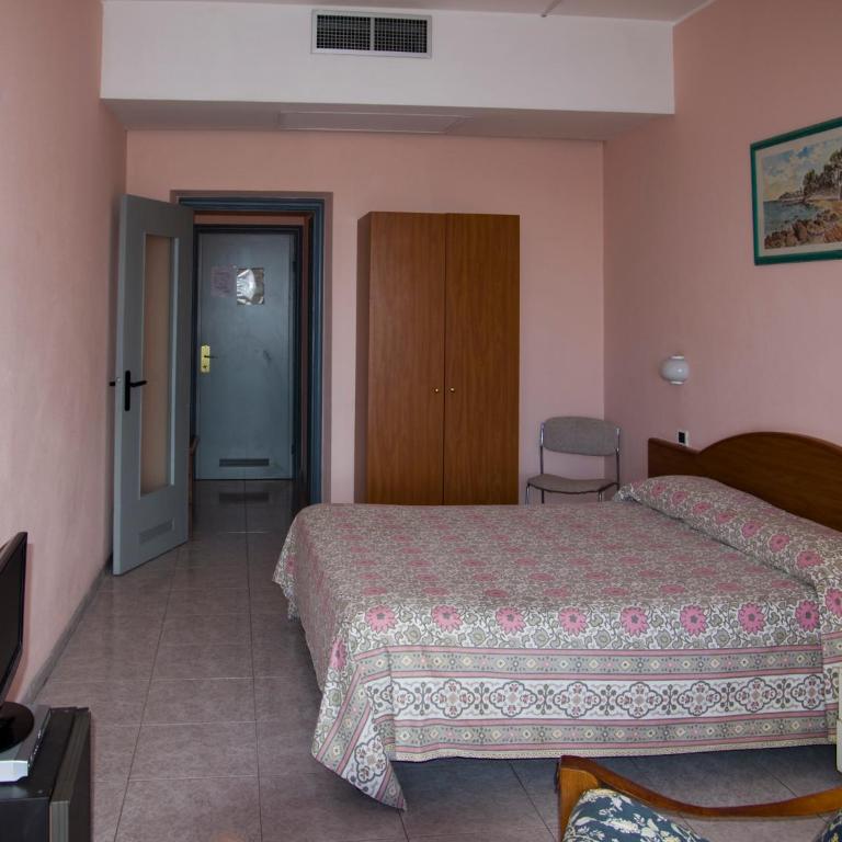 Hotel Cristallo - Camera Matrimoniale con Vista Mare - 3